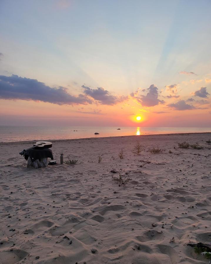 Beach House Trimpas Ungeni ภายนอก รูปภาพ
